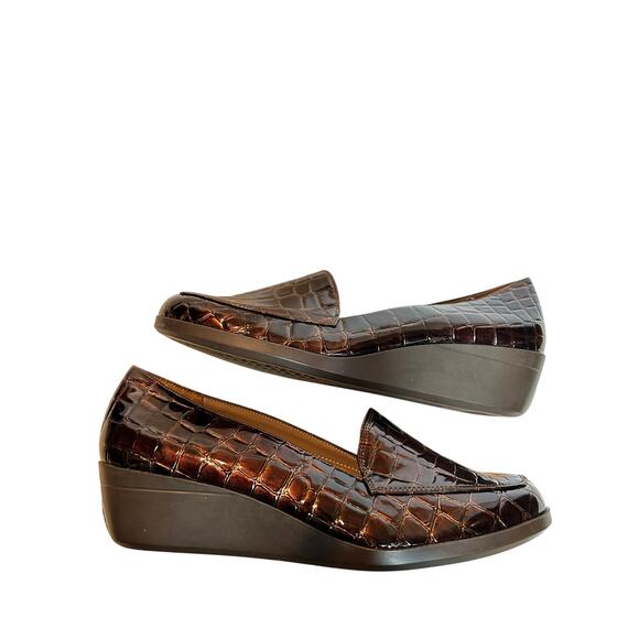 NWOT Aerosoles Size 9.5 Brown Embossed Leather Wedge Loafer Work Closed Toe - Picture 3 of 12